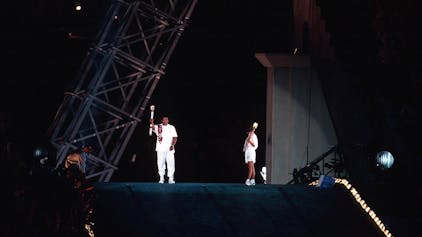 Muhammad Ali entzündet das olympische Feuer 1996 in Atlanta.