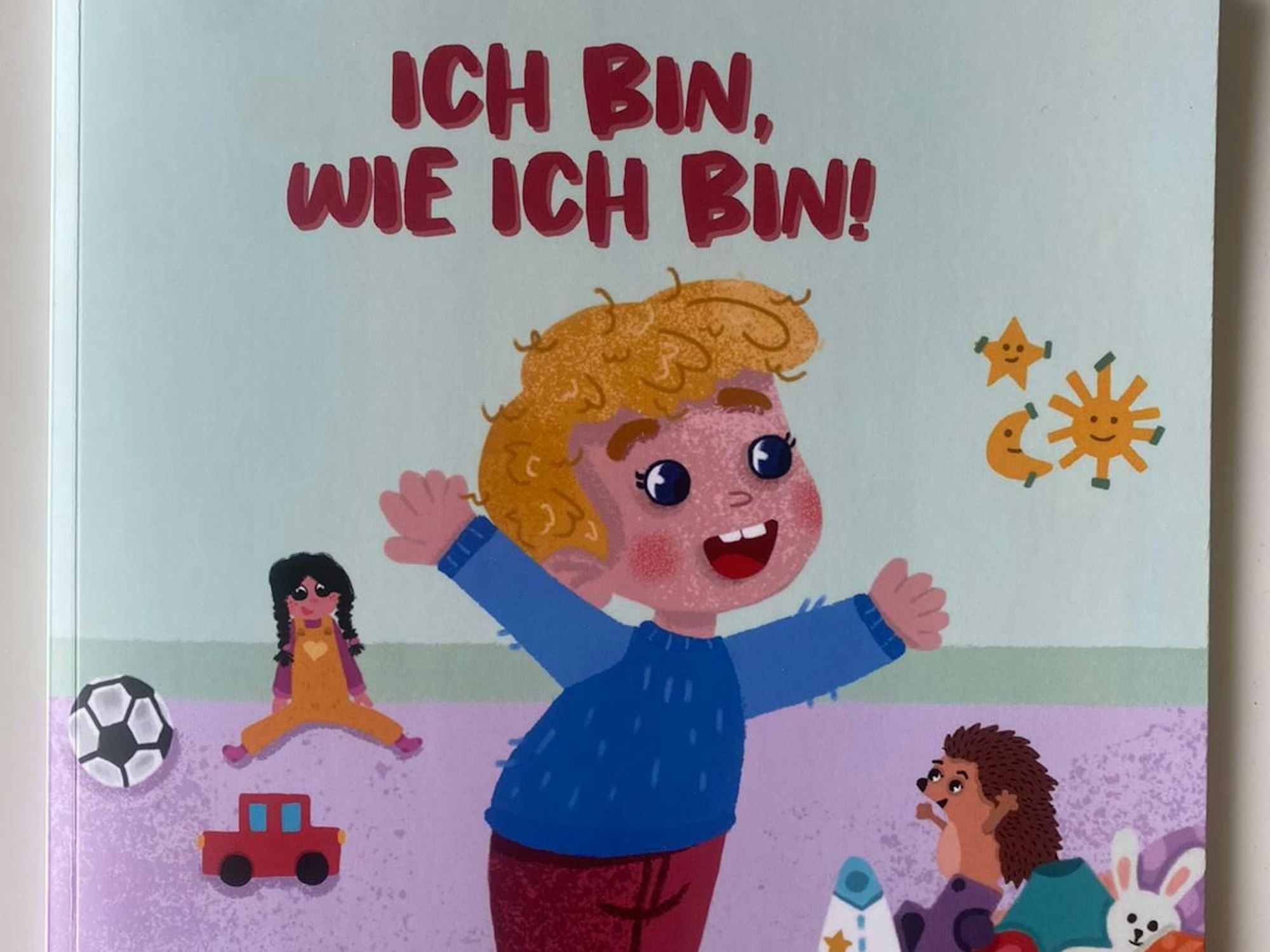 Das ist das Cover des Buches „Ich bin, wie ich bin“ von der Kölnerin Lena Gerhard.