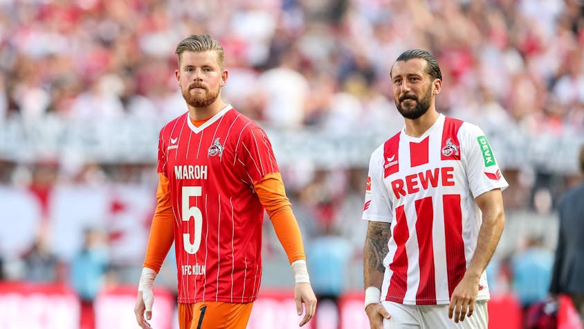 Die Ex-FC-Profis Dominic Maroh (l.) und Timo Horn nach dem letzten Heimspiel der Saison 2017/18 gegen Bayern München am 5. Mai 2018.