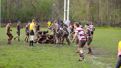 23.03.2024, Köln: Rugby Bundesliga Spiel RSV Köln  ( rot-weisse Trikots)vs. RK Heusenstamm ( gtün-rote Trikots). Foto:Dirk Borm
