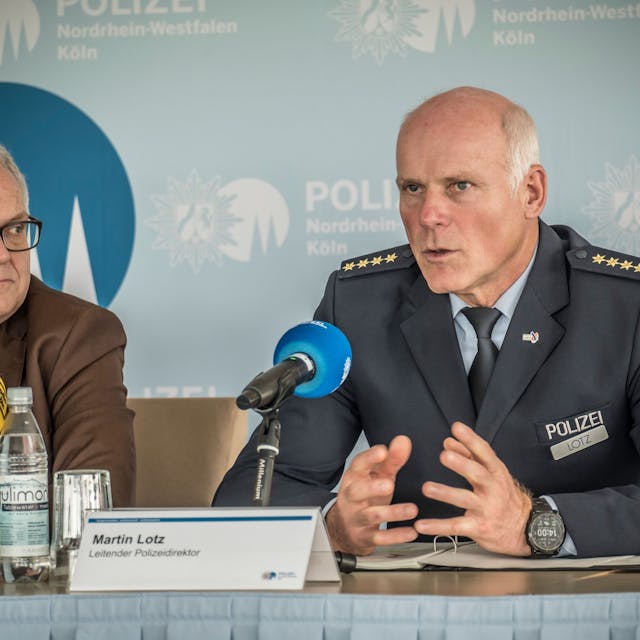 Polizeipräsident Johannes Hermanns und der leitende Polizeidirektor Martin Lotz.&nbsp;