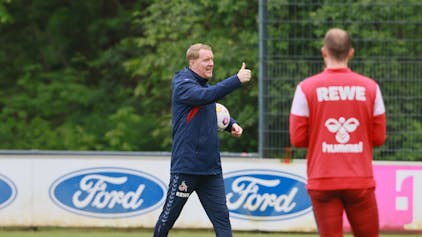 1. FC Köln, Training: Trainer Timo Schultz auf dem Platz.
