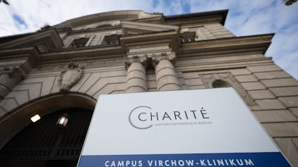 Berlin: Blick auf den Eingang des Charité Campus Virchow-Klinikum. (Archivbild)