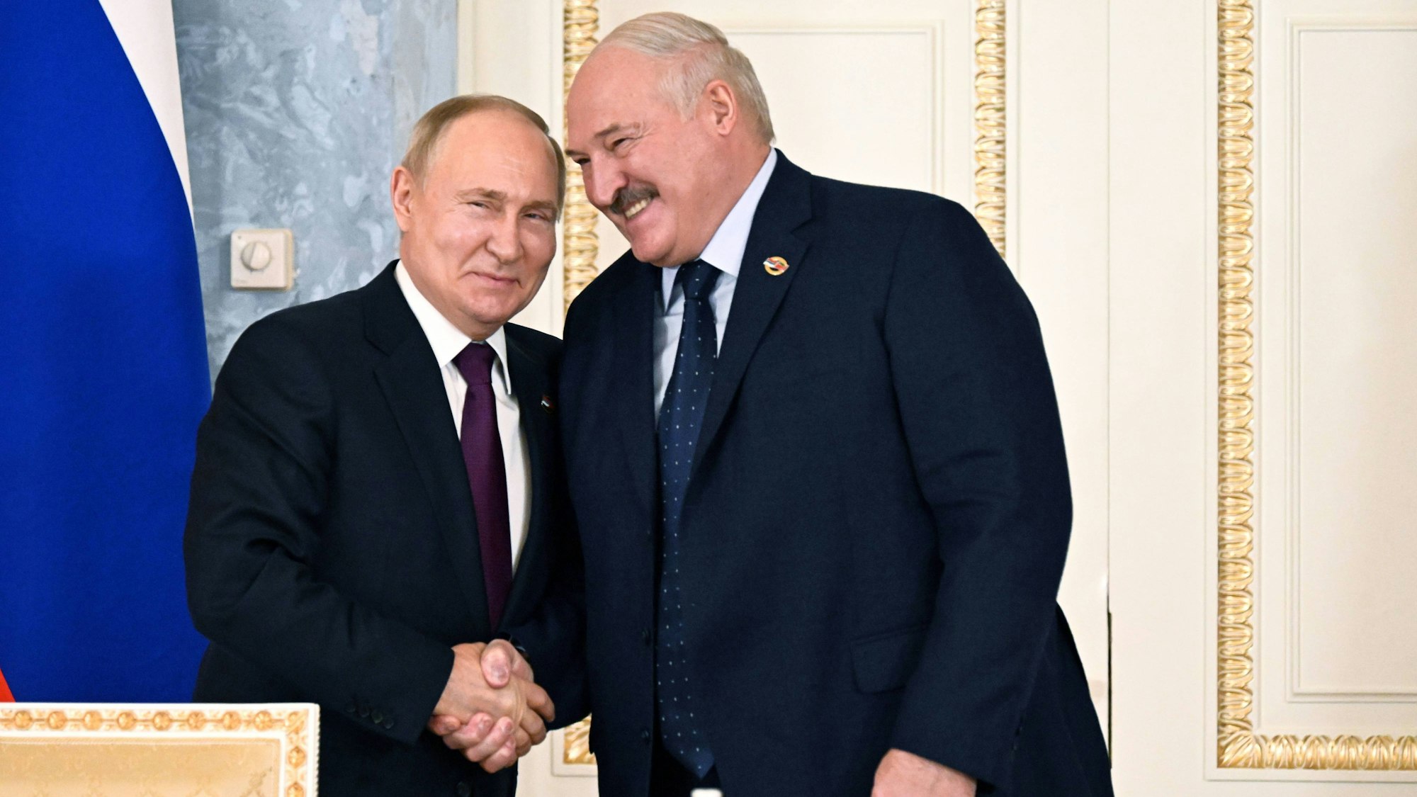Lukaschenko droht mit Putins Atomraketen und „Apokalypse“ | Kölner ...