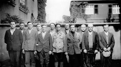 Auf dem Foto sind einige der 1933 Festgenommenen zu sehen.&nbsp;