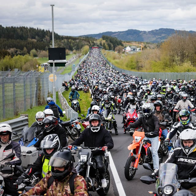 Tausende von Bikern haben sich zum Korso formiert.&nbsp;