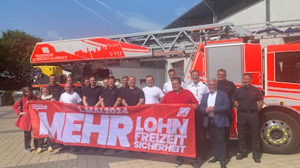 Die Gewerkschaft DGB besuchte die Bergisch Gladbacher Feuerwehr am 1. Mai.