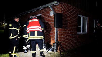 Bei der Suche nach dem sechsjährigen Arian aus dem niedersächsischen Bremervörde wird am 26. April ein Lautsprecher aufgebaut. Bei der Suche werden nun auch Kinderlieder gespielt und sogenannte Skybeamer eingesetzt.