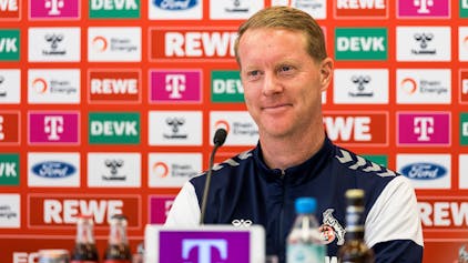 FC-Trainer Timo Schultz auf der Pressekonferenz vor dem Heimspiel gegen den SC Freiburg.