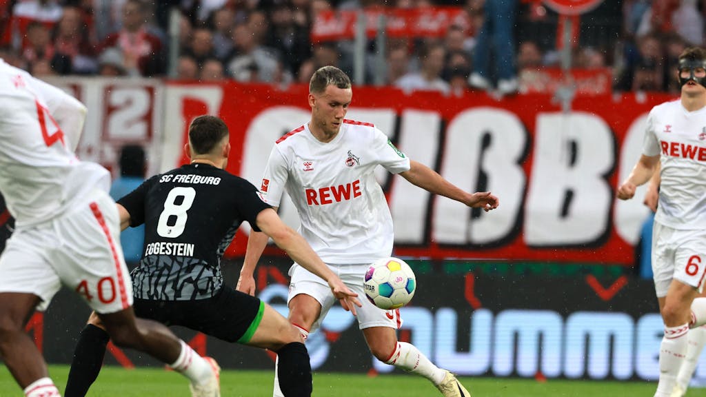 1. FC Köln gegen den SC Freiburg: Luca Waldschmidt am Ball.