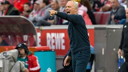 Christian Streich Coach, SC Freiburg am Samstag beim Spiel des SC Freiburg in Köln.