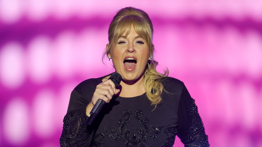 Die Sängerin Maite Kelly singt in der Roland-Kaiser-Show 2020 mit dem Titel «Liebe kann uns retten». Aufgrund der Corona-Pandemie durften nur wenige Zuschauer in das Studio.