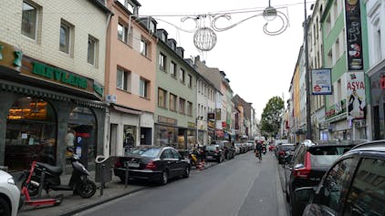 Zu sehen ist die Keupstraße in Köln-Mülheim.