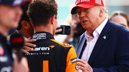 Der ehemalige US-Präsident Donald Trump (r.) vor dem Großen Preis von Miami mit McLaren-Pilot Lando Norris (l.).