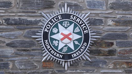 Das Logo des Police Service of Northern Ireland (PSNI).