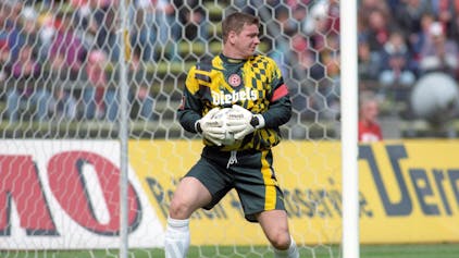 Georg Koch in einem Spiel für Fortuna Düsseldorf zwischen den Pfosten.