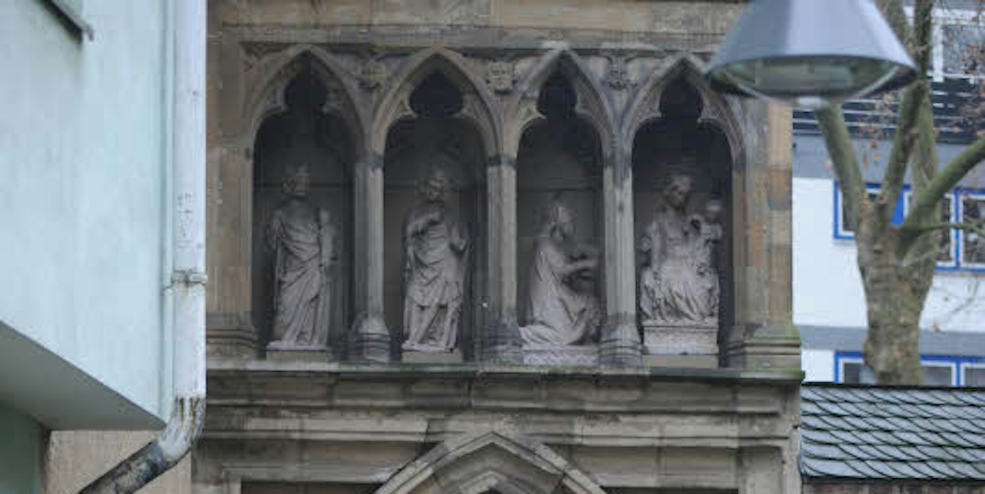 Das „Dreikönigenpförtchen“ hinter dem Ostchor von St. Maria im Kapitol ist nicht nur am Dreikönigstag eine Betrachtung wert.