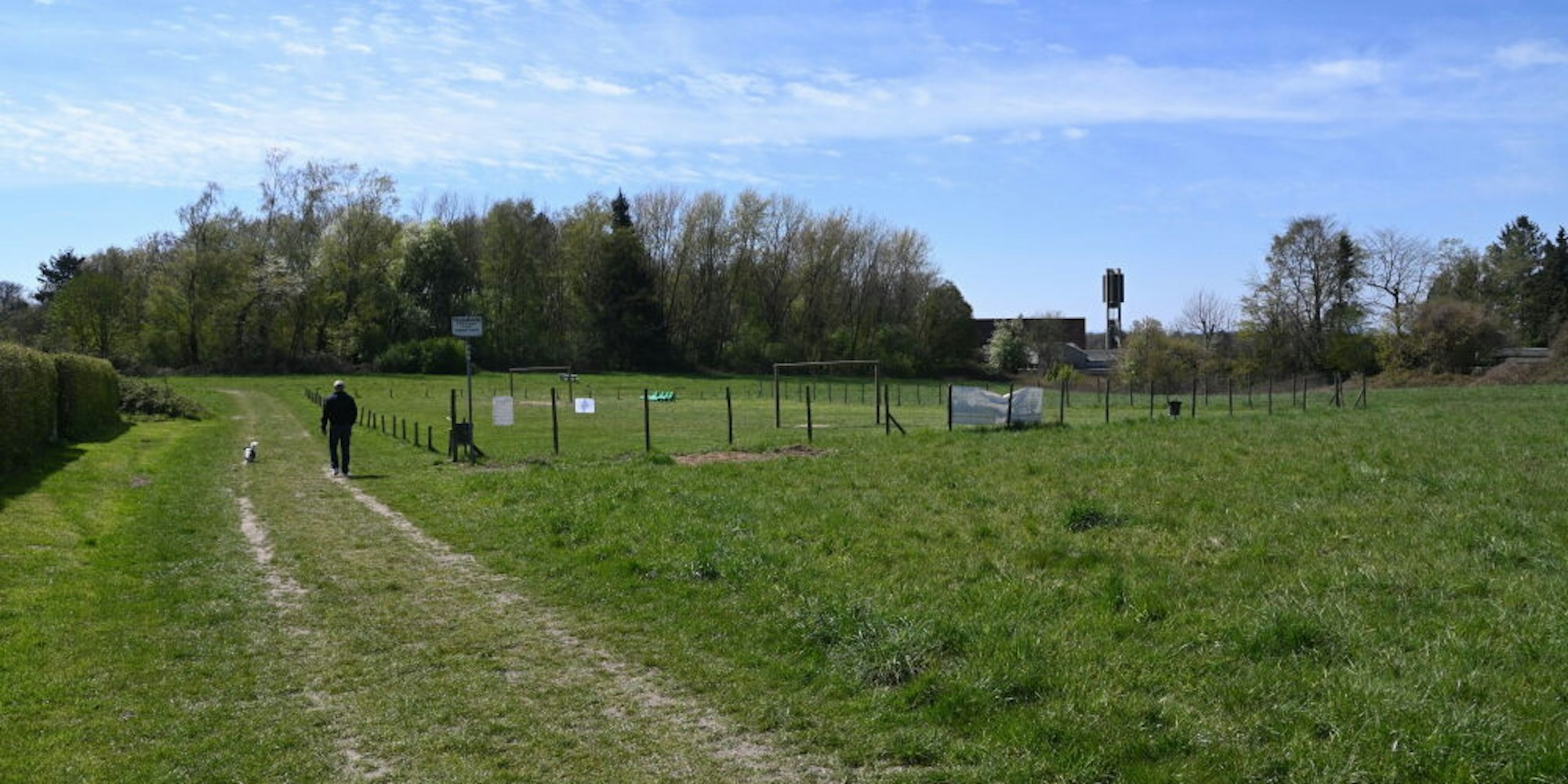 Ein Teil der Freifläche am Kirchweg wird bebaut, der größte Teil bleibt als grünes Gelände erhalten.