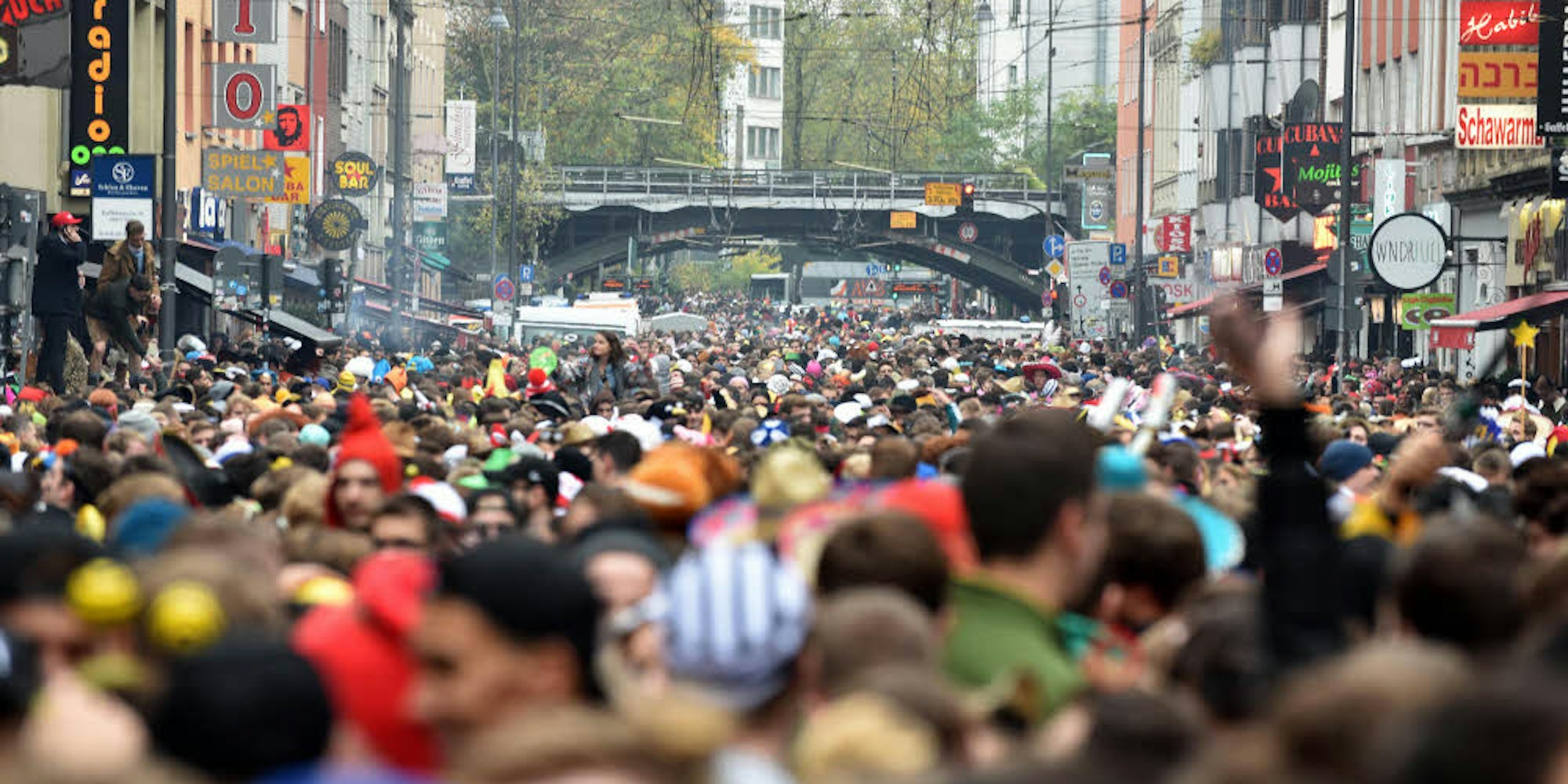 Karneval auf der Zülpicher Straße 