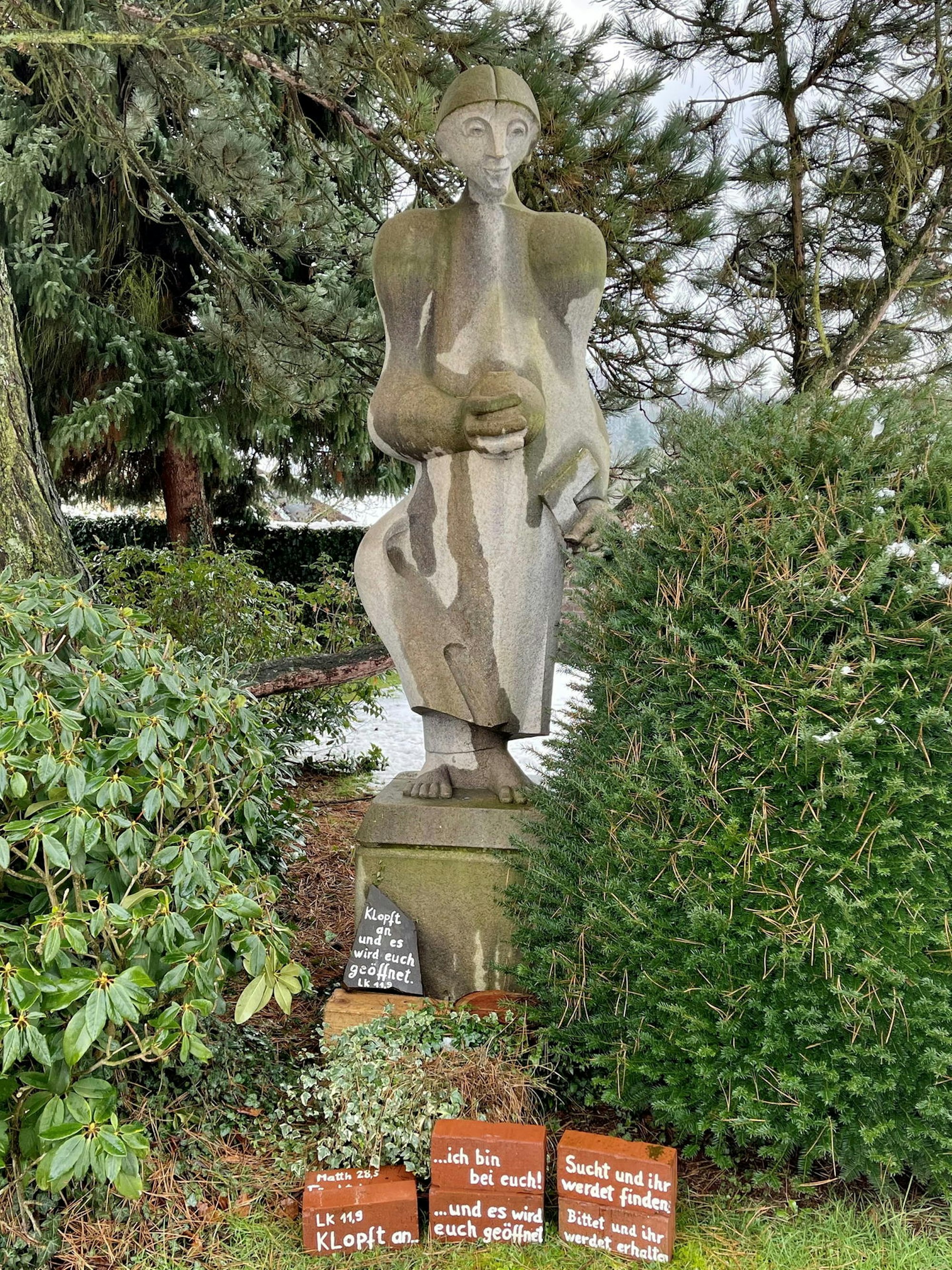 Von Künstler Manfred Saul stammt die Statue von St. Josef. 