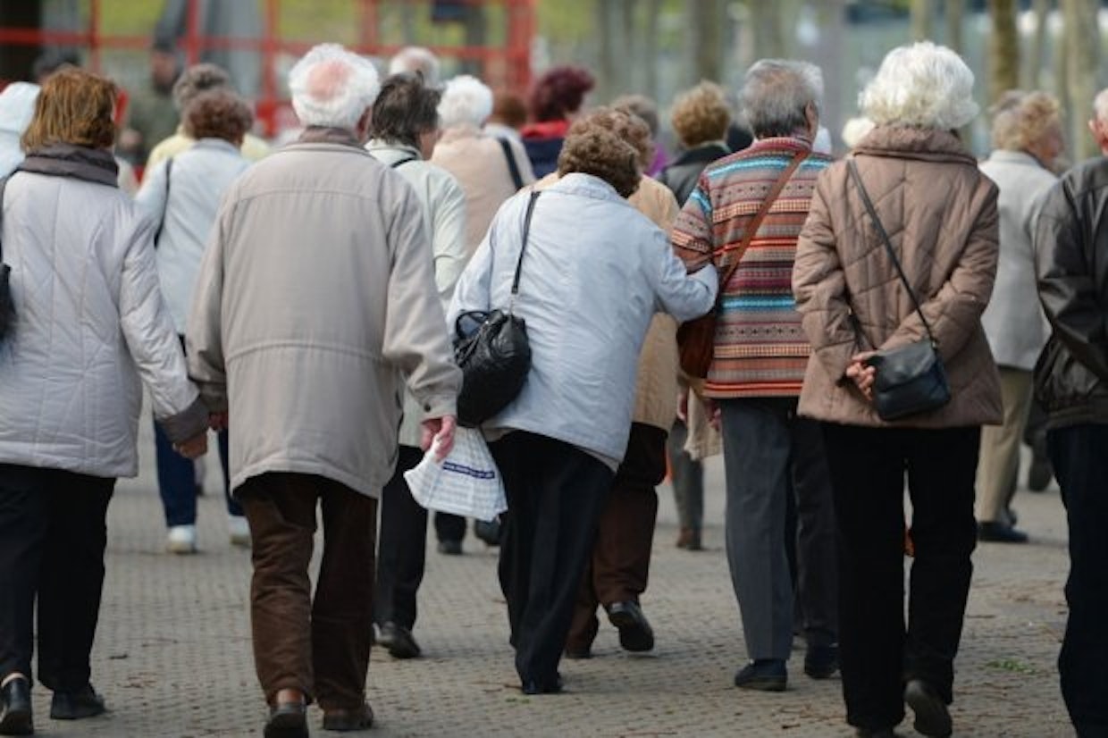 Warum bunt, wenn es auch grau, beige und schwarz geht, scheinen sich viele Senioren in Deutschland zu denken.