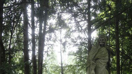 Der Sensemann zählt zu den bekanntesten Figuren auf dem Melaten-Friedhof.