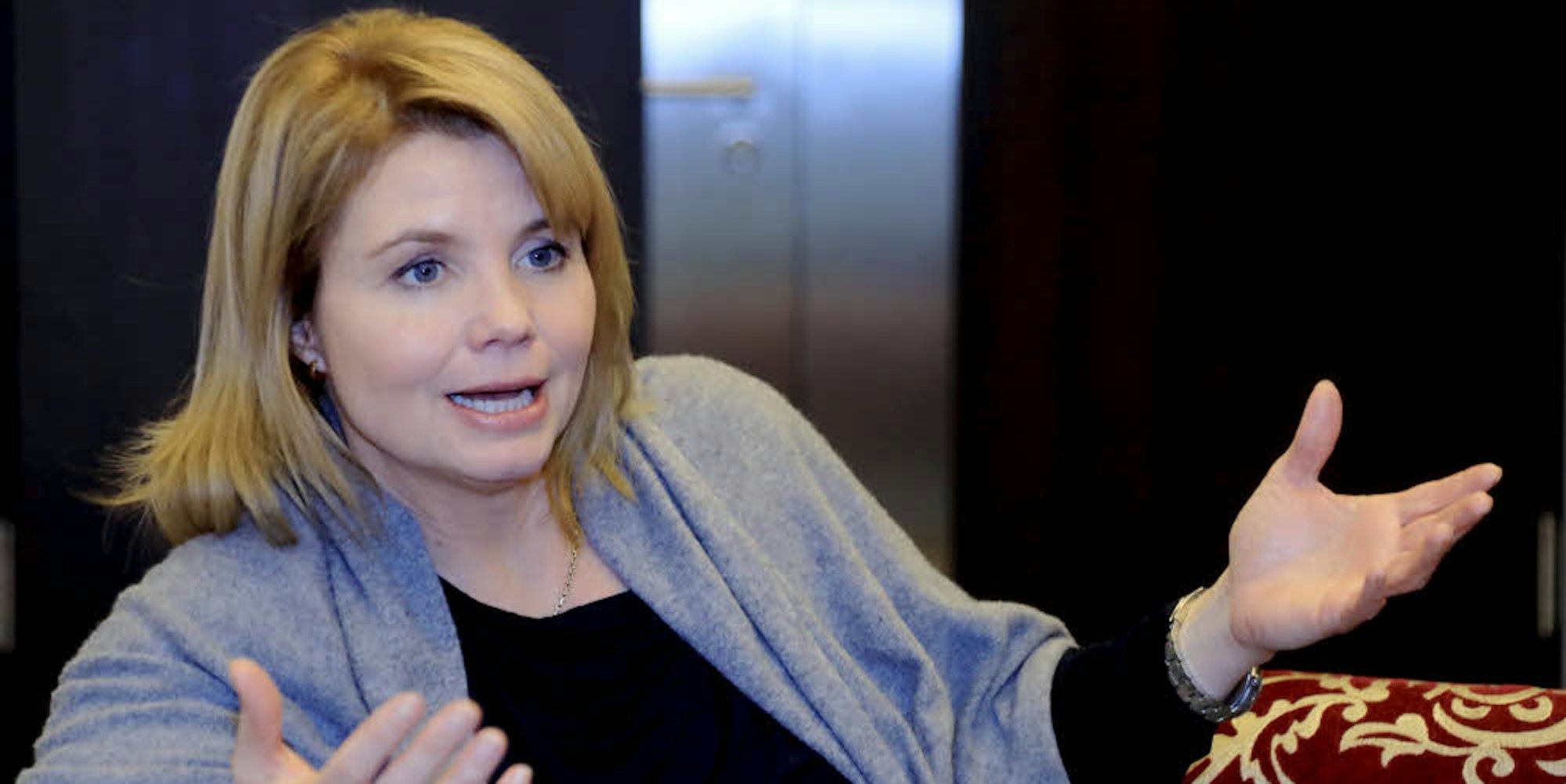 Die Kölner Schauspielerin Annette Frier beim Gespräch im Hotel im Wasserturm