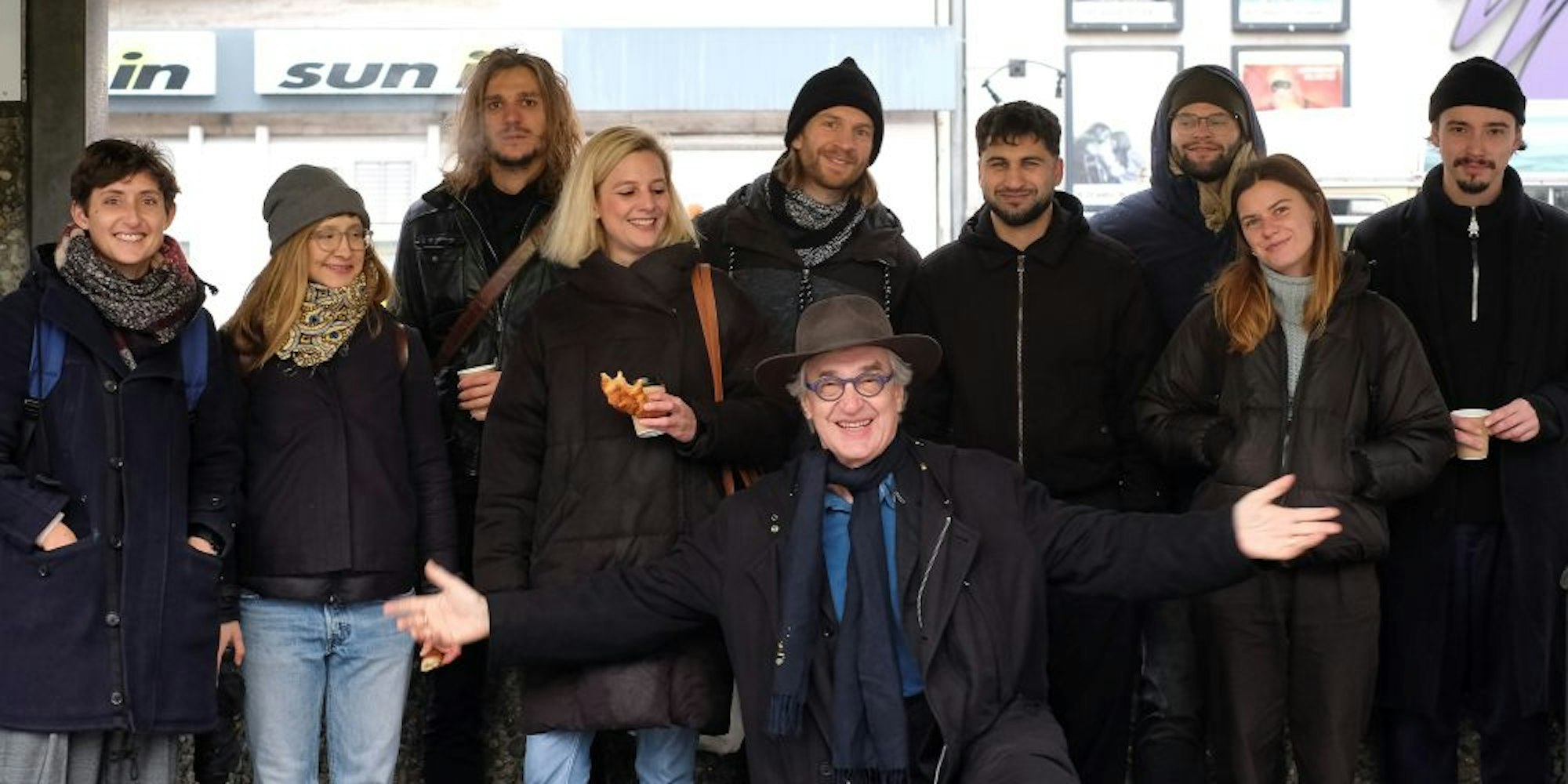Wim Wenders mit Studierenden der Kölner Filmschulen, die an seinem Seminar teilnahmen