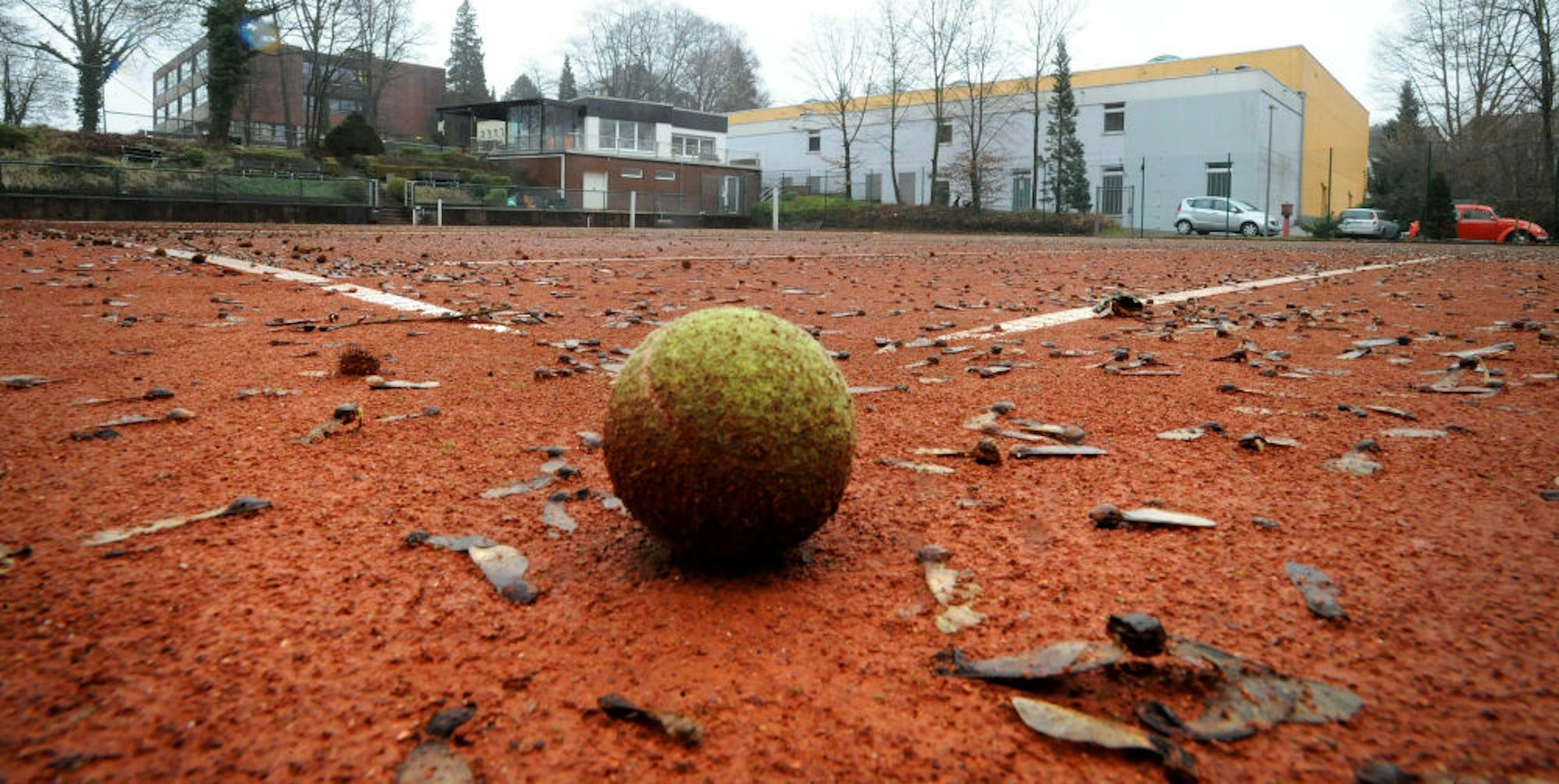 Der Tennisclub benatragte Geld für die Frühjahrsinstandsetzung.