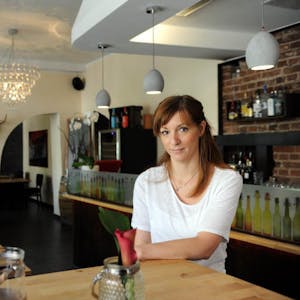 Beatrix Kayser betreibt ihr Salera-Restaurant im Agnesviertel.