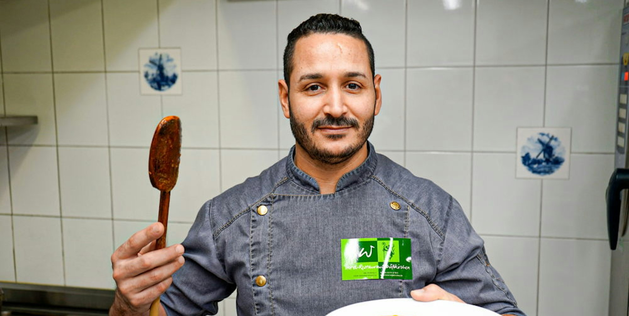 Auf eigenem Youtube-Kanal kochen Noaman Tair und seine Kollegen vom Team des Hotel-Restaurant Wißkirchen.
