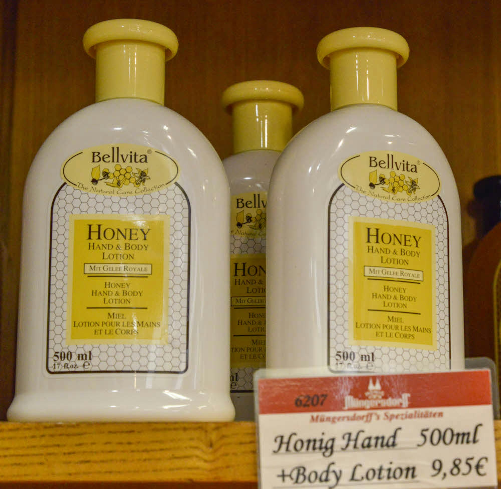 Im Laden gibt es auch Body Lotion mit Honig.