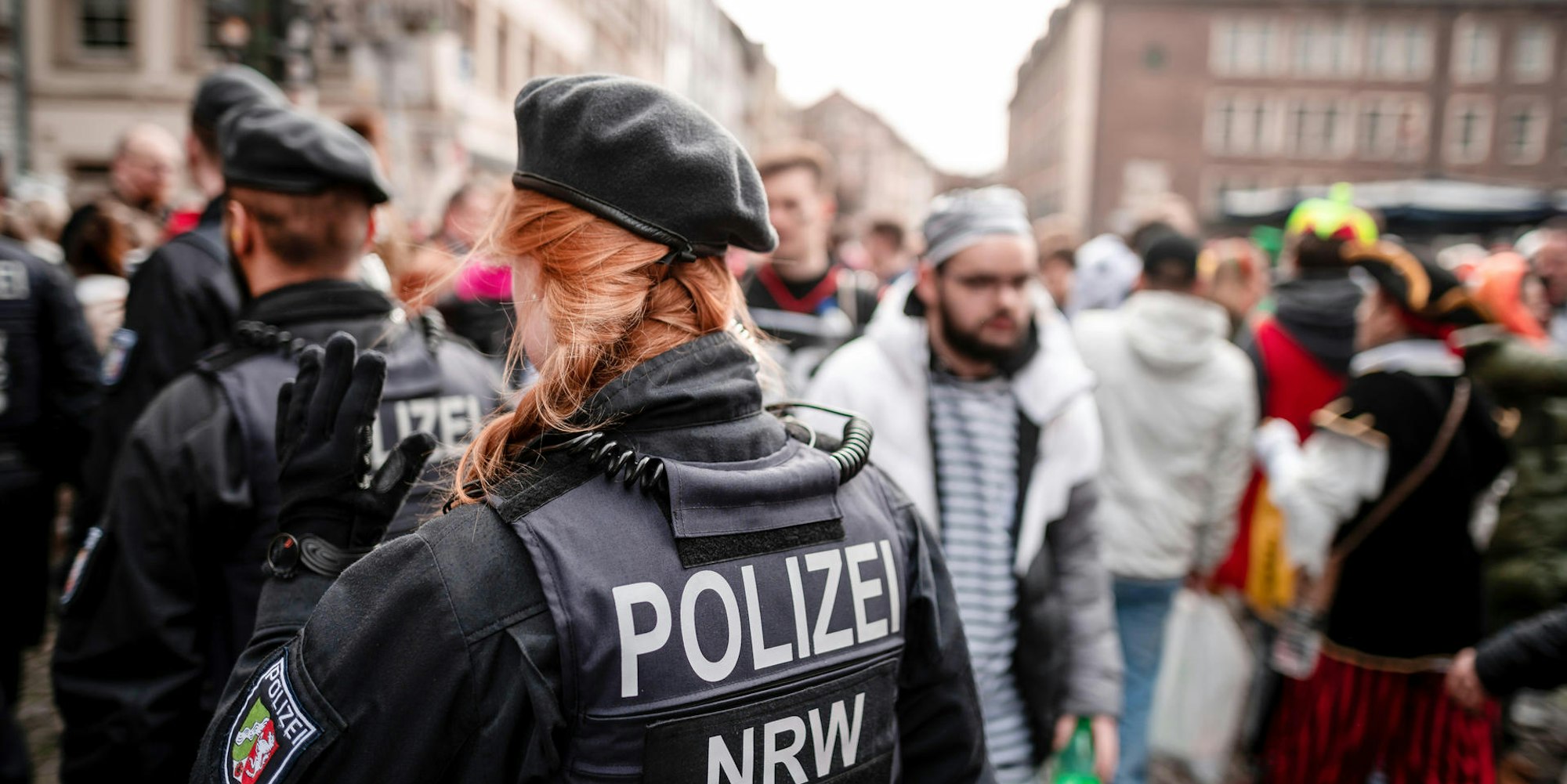Polizei Karneval Dusseldorf