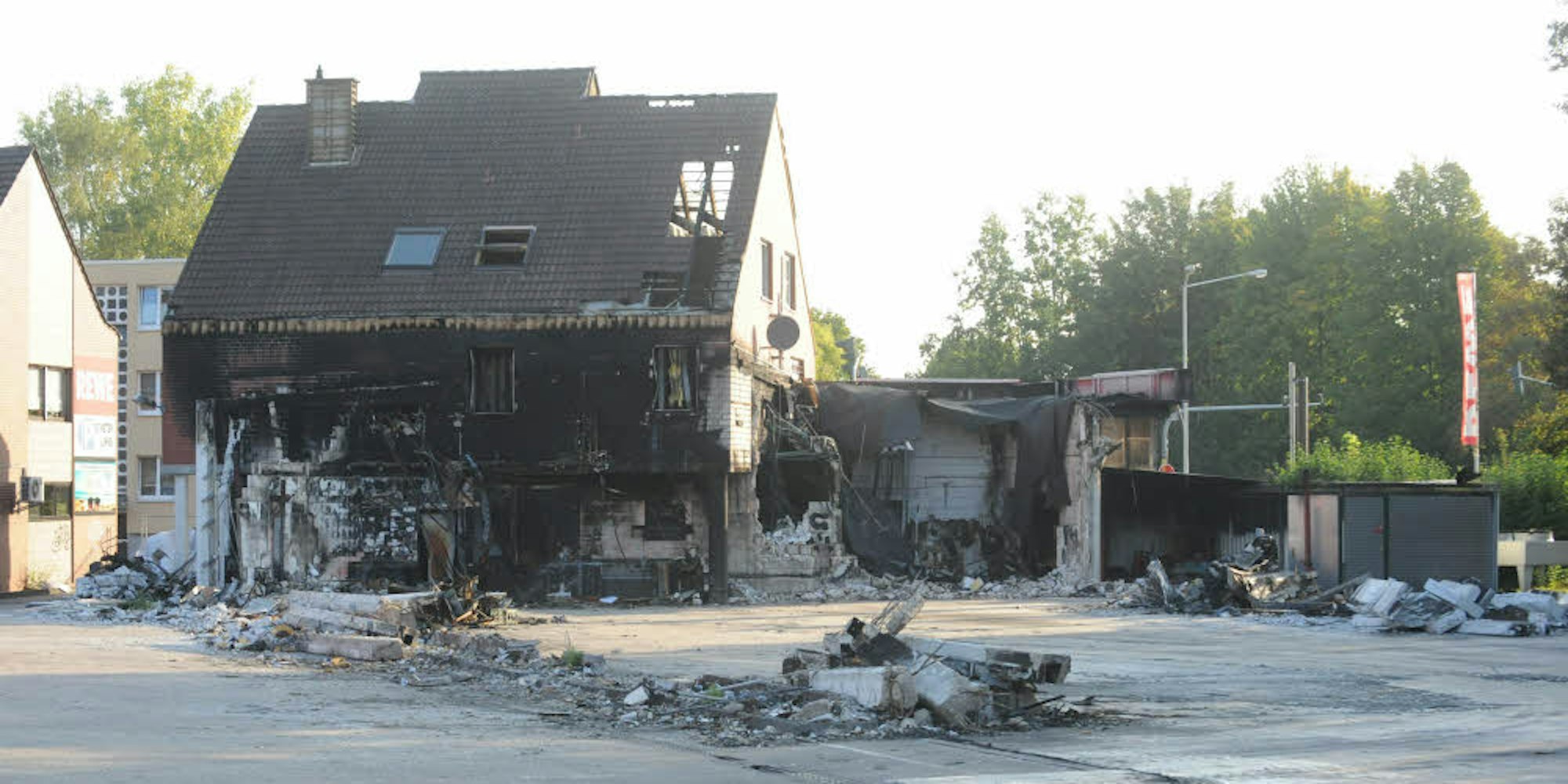 Das Verkaufsgebäude des Rewe-Marktes an der Hubert-Prott-Straße ist mittlerweile vollständig abgebrochen worden.