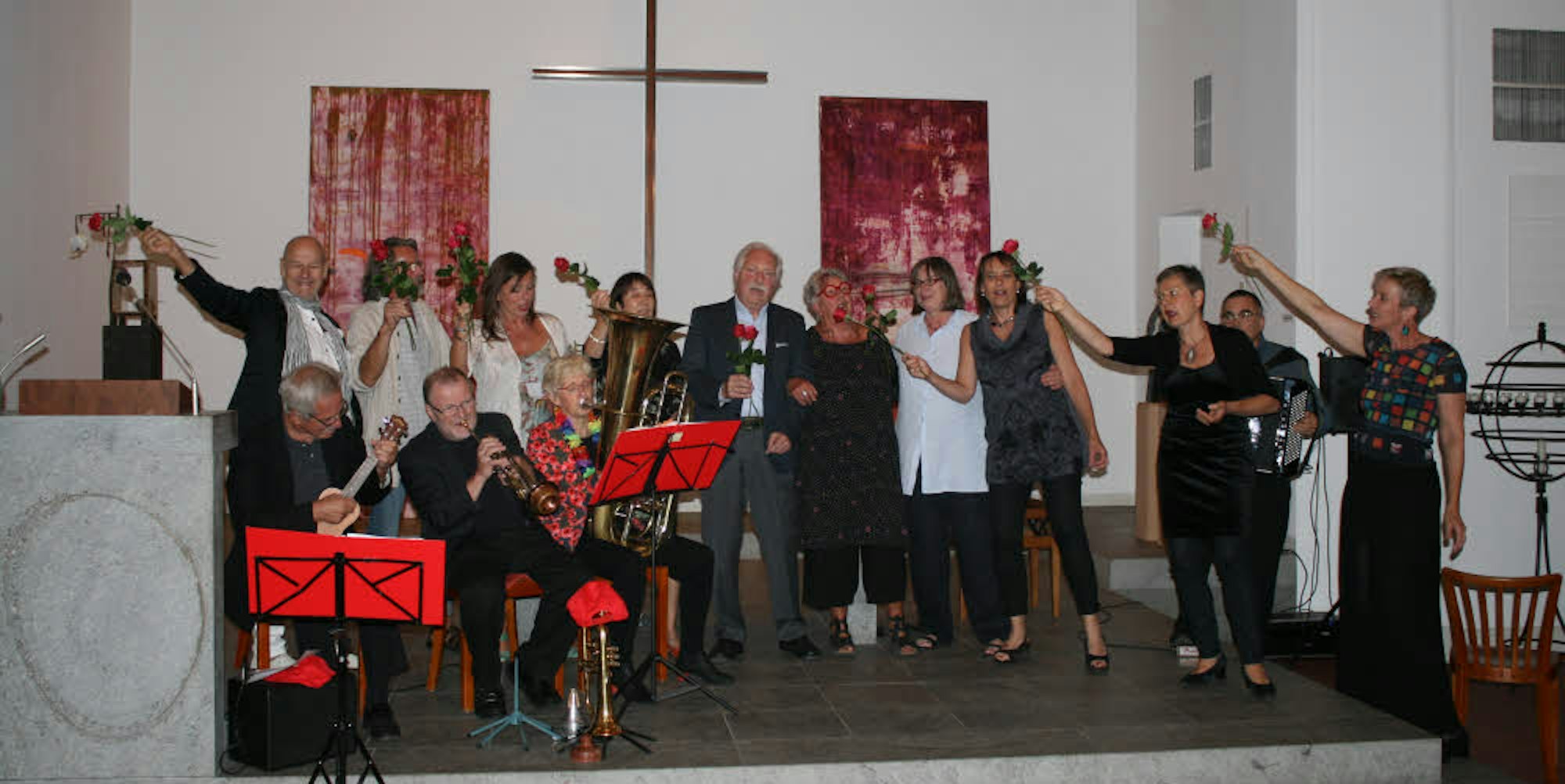 Der scheidende Pfarrer Ottmar Baumberger und seine Frau Erika hatten viel Freude bei der Feier. Foto: jk