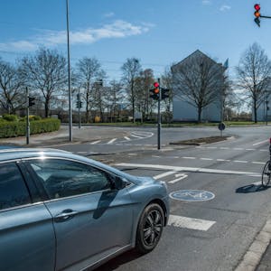 Vorrang für Radfahrer vor Autos an der Kreuzung. So wie hier auf der Elbestraße stellt sich der ADFC das vor.