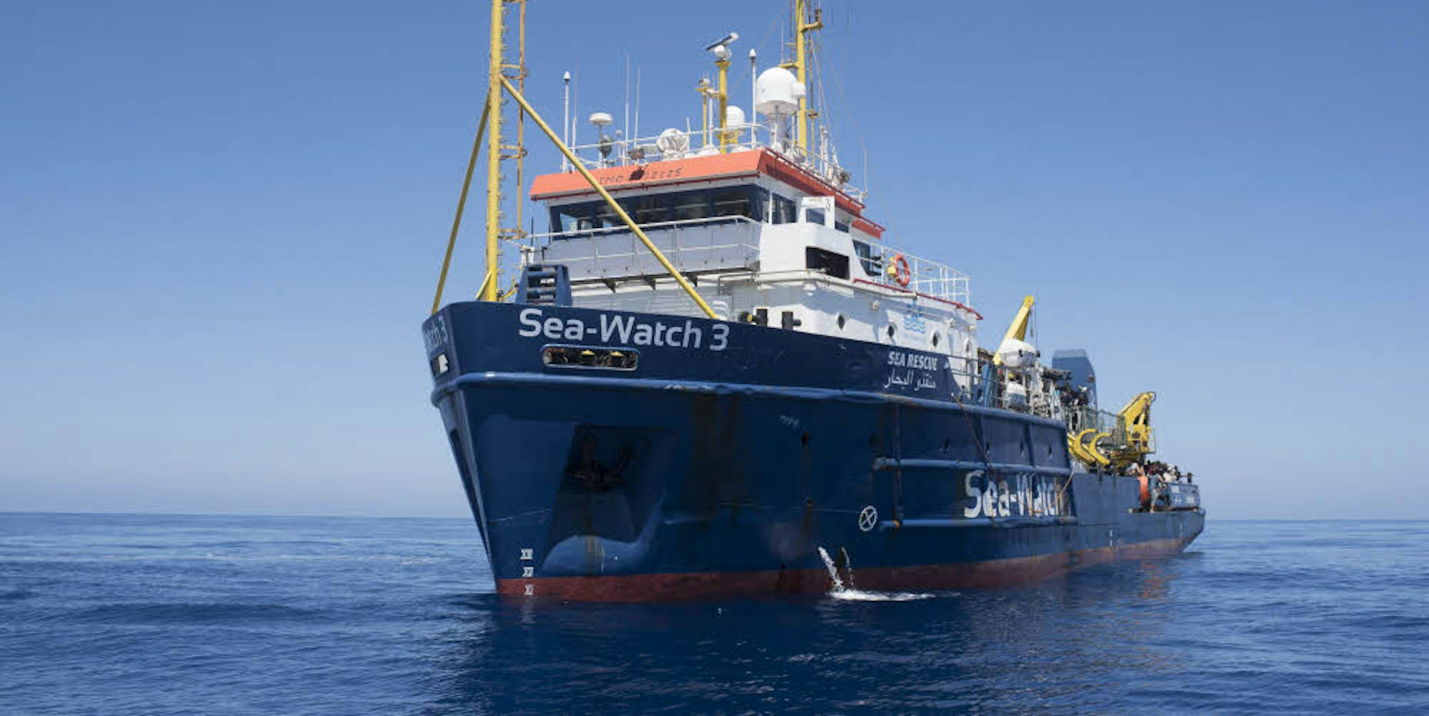 Auf der Sea-Watch 3 harren seit knapp zwei Wochen 32 Flüchtlinge aus.