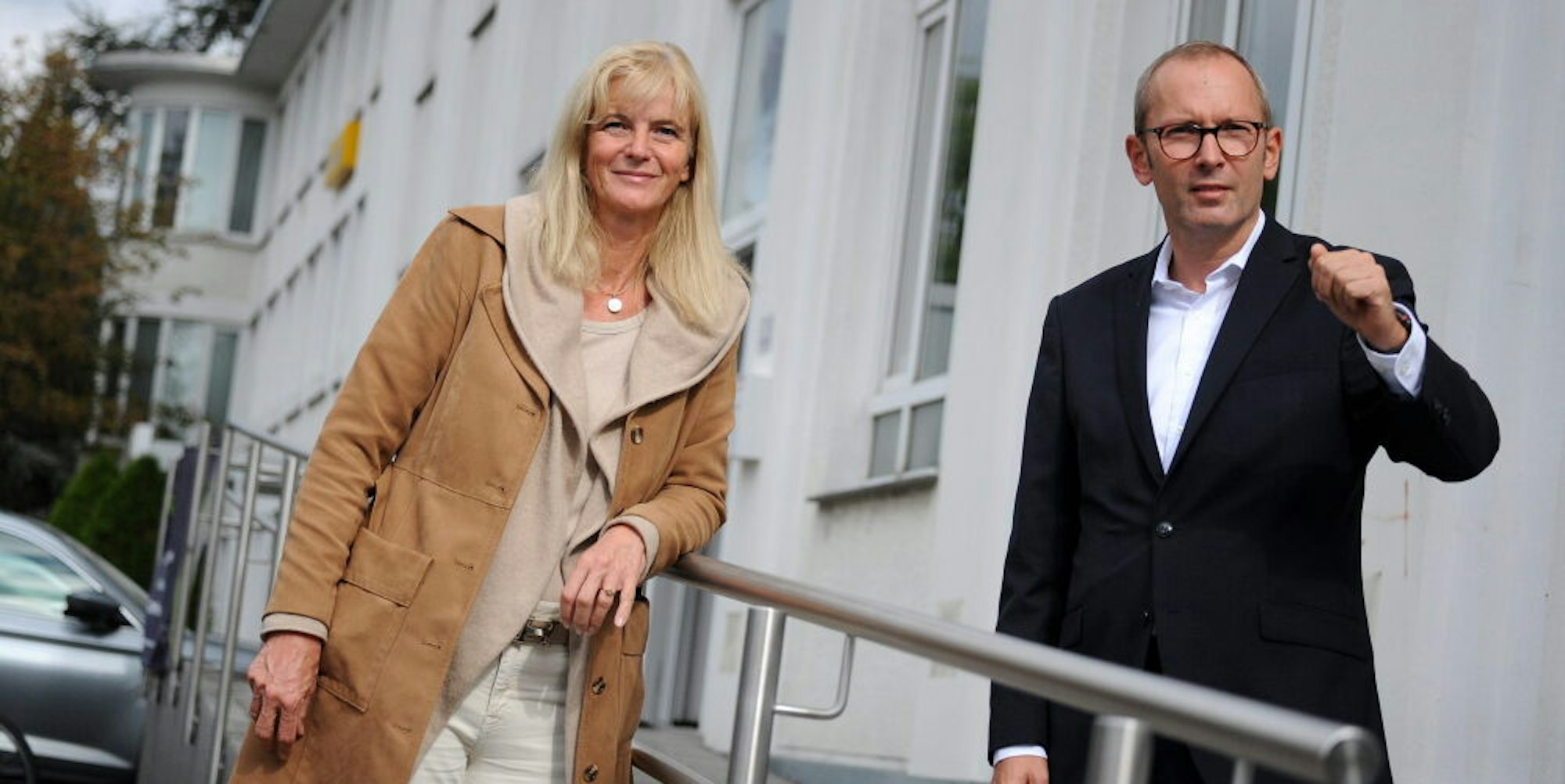 Baudezernentin Andrea Deppe und der amtierende WfL-Chef Markus Märtens haben eine Behördenlotsin eingesetzt.
