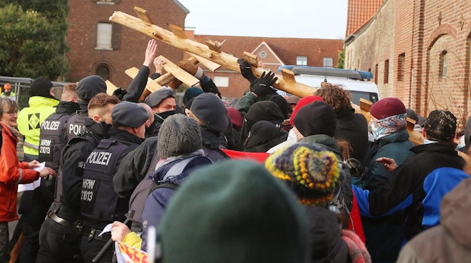 Kohlegegner protestierten in Lützerath gegen den Abbruch des Dorfes.