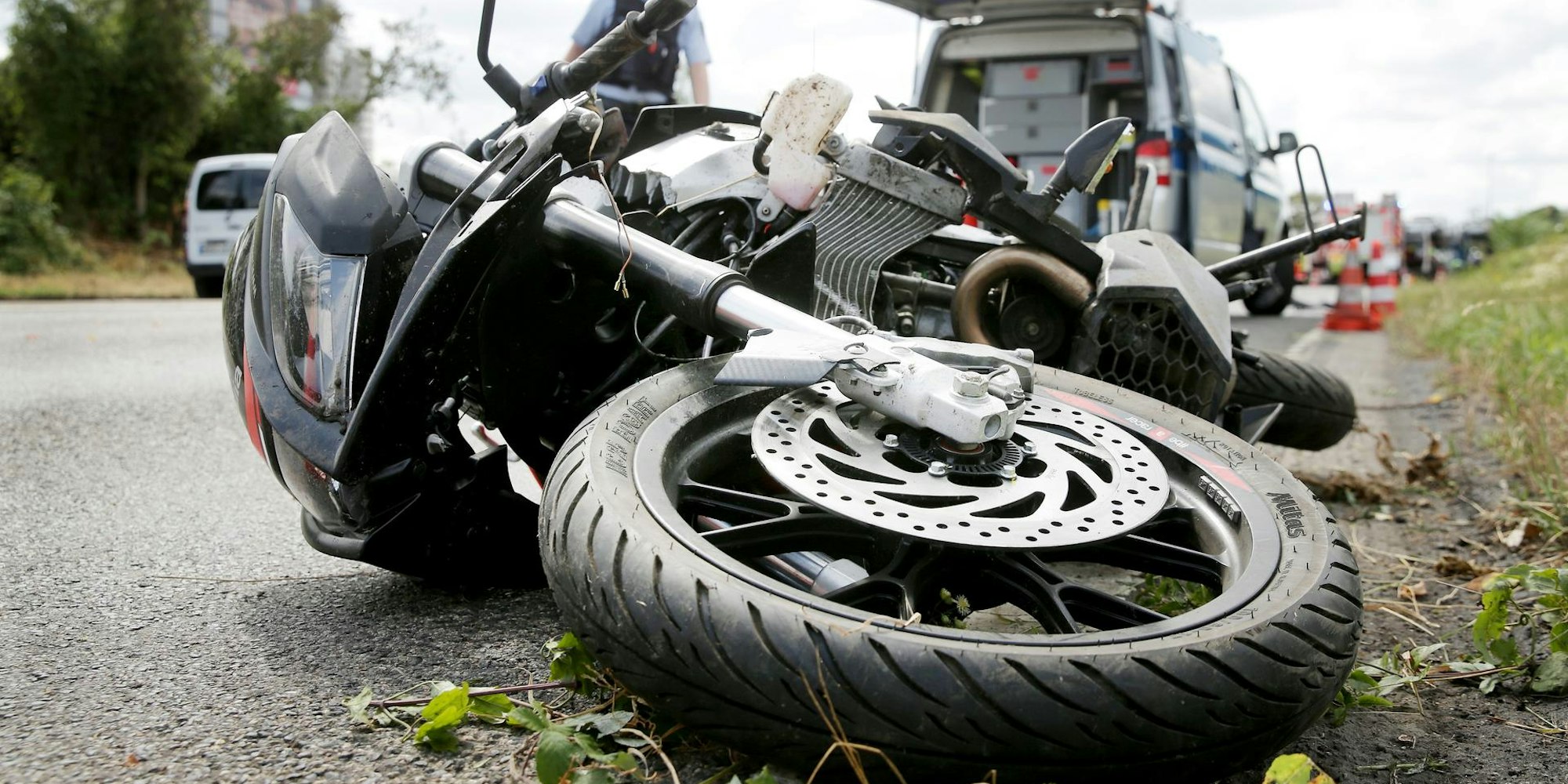 Unfall Düsseldorf Motorrad dpa
