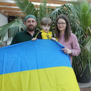 Sie engagieren sich für Menschen aus der Ukraine: Tatjana und Vitali Veclici und ihr Sohn Dennis aus Sinnersdorf haben noch enge Kontakte in ihr altes Heimatland.