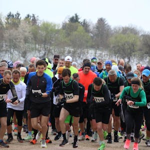 125 Männer und Frauen gingen trotz frostiger Temperaturen beim knapp zehn Kilometer langen Chlodwiglauf an den Start.