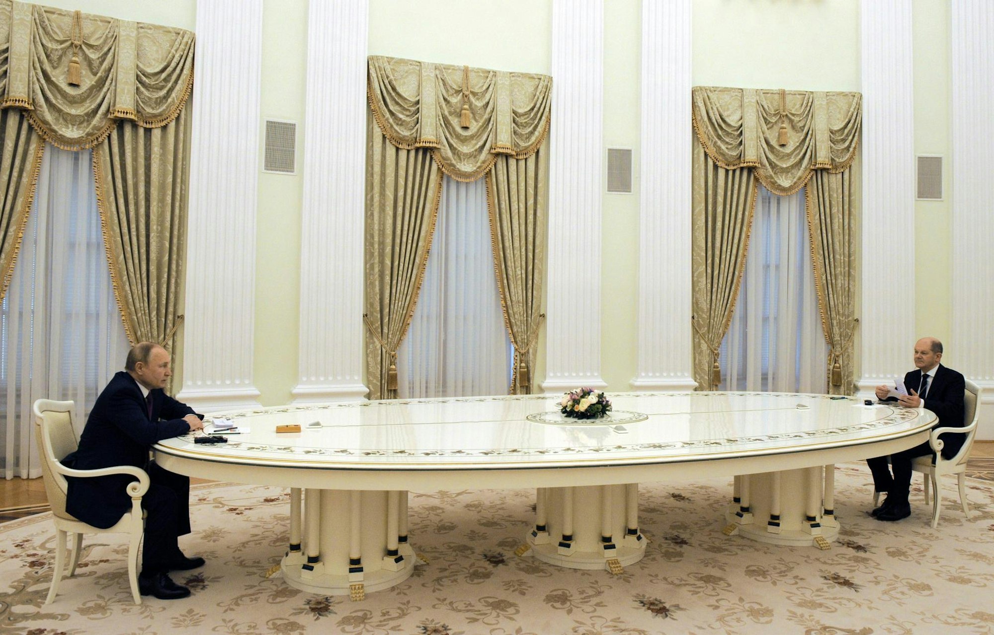 Putin Tisch dpa