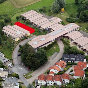 Am Werkstattgebäude der Friedrich-Fröbel-Schule soll der Erweiterungsbau (rot eingezeichnet) errichtet werden.