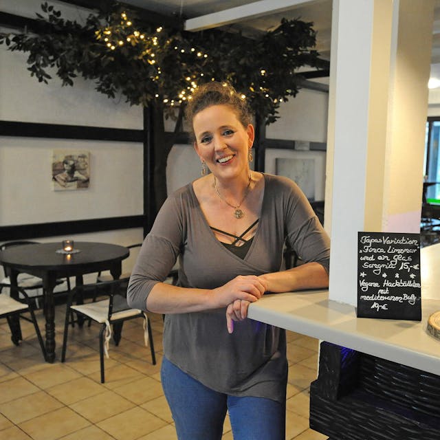 Claudia Hartmann betreibt das vegane Restaurant „Grüne Finca“ in Steinbüchel.