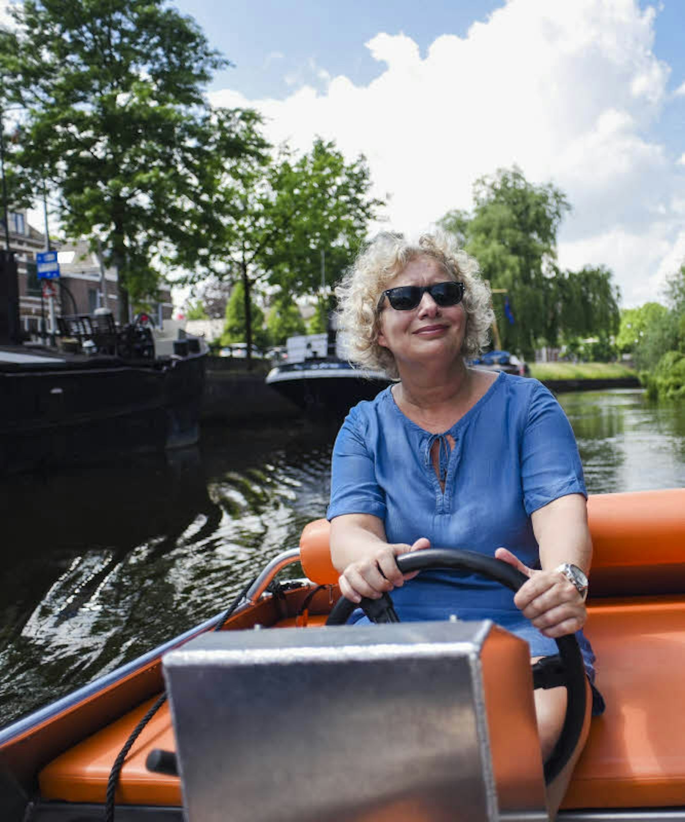 Gertrude von Keulen lädt ein auf eine Bootstour um Zwolle.
