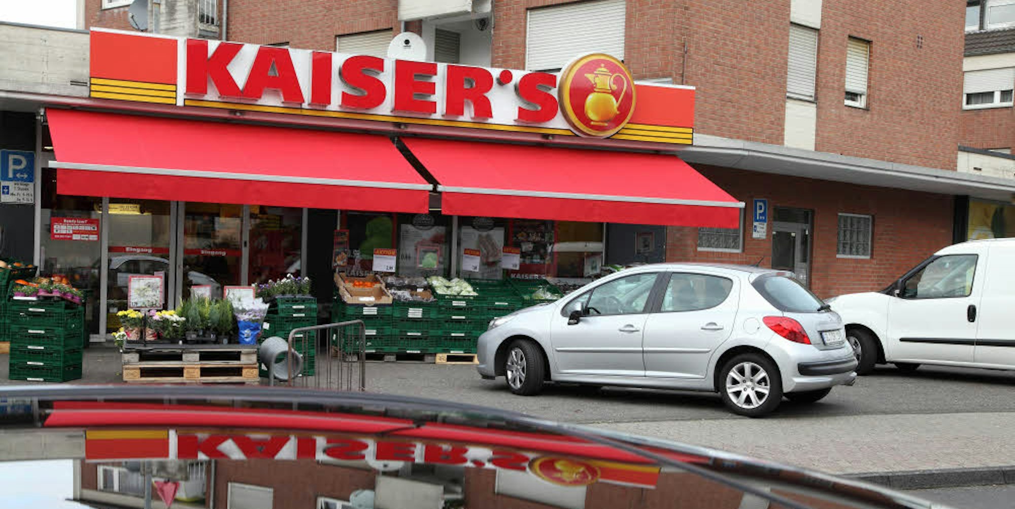 Für den Ortsteil Hand ist der Kaiser’s-Supermarkt das einzige Lebensmittelgeschäft, das zu Fuß erreichbar ist.