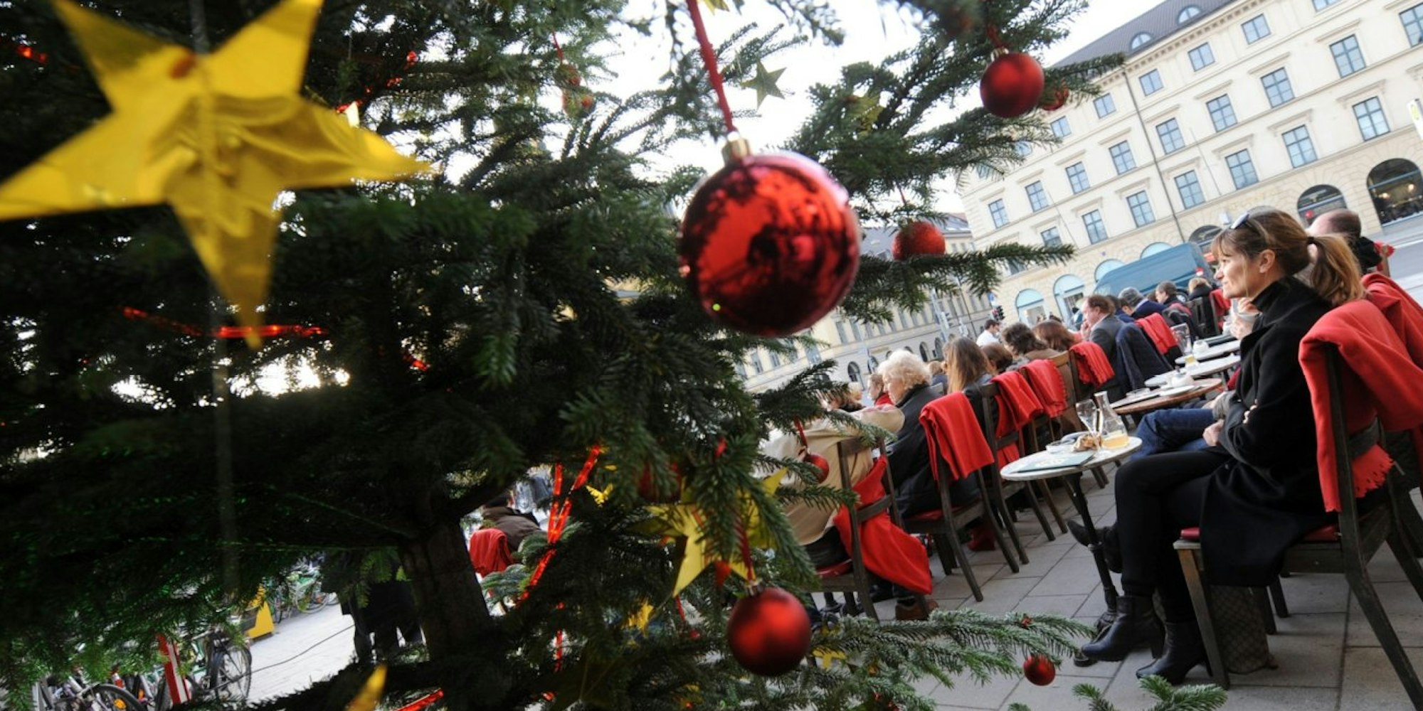 Warme statt weiße Weihnachten: In München (im Bild der Odeonsplatz) wurde an Heiligabend der Temperaturrekord gebrochen.