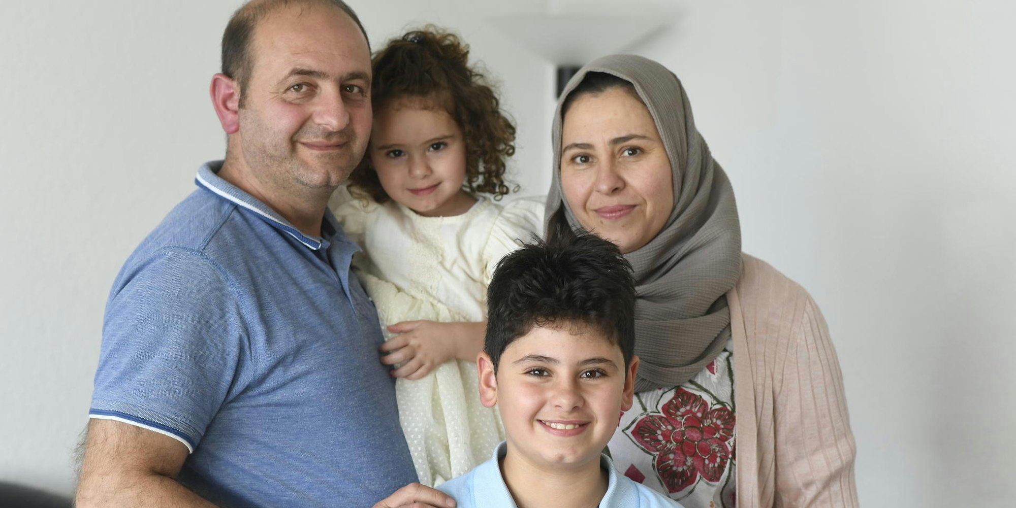 Planen ihre Zukunft in Deutschland: Walid Kazmouz (l.), seine Frau Rajaa Aldarwis und die Kinder Celine und Zafir.