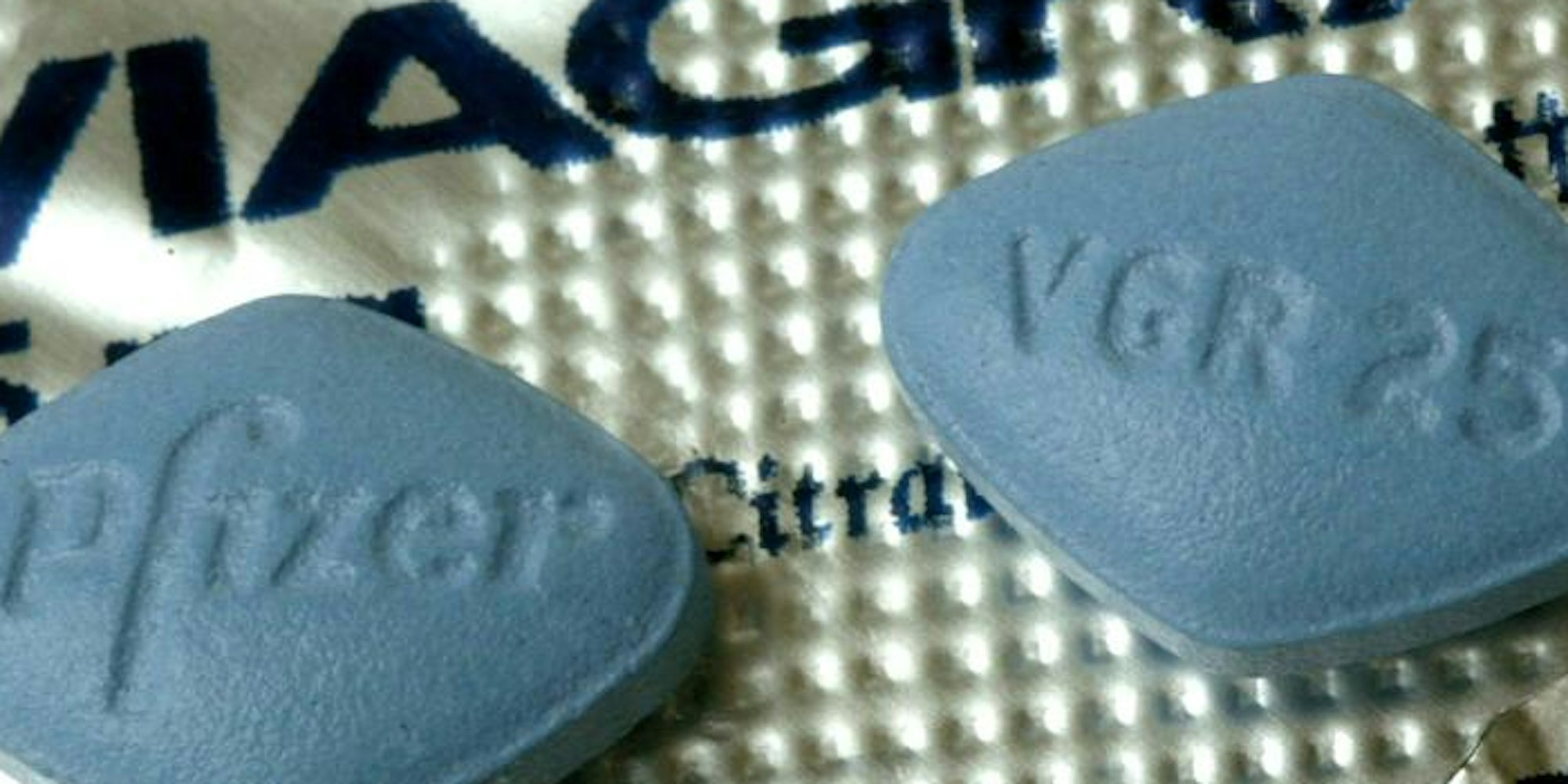 Nachdem das Patent ausgelaufen ist, sind nun auch günstigere Viagra-Nachahmerprodukte erhältlich.